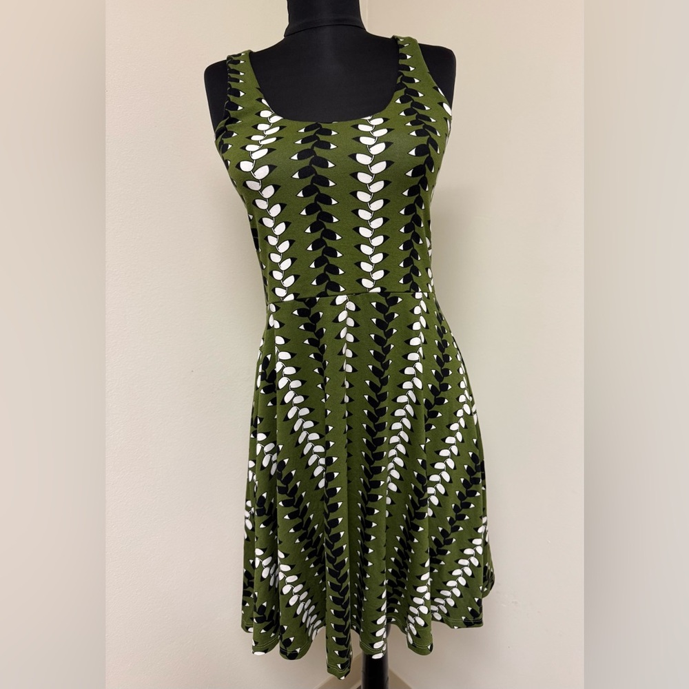 Fighting Eel, NWT Small Vintage Green Black White Lacy Heliconia Mini Dress